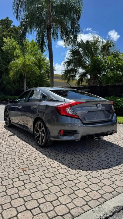 2021 Honda Civic 10th Gen - Image 8 of 19