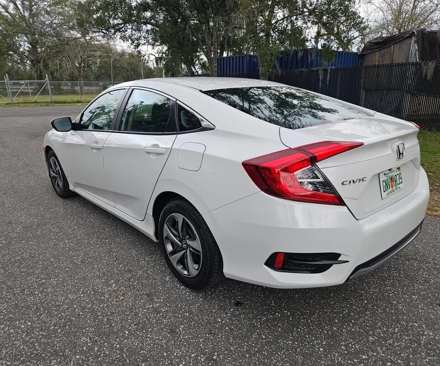 2021 Honda Civic 10th Gen - Image 9 of 18