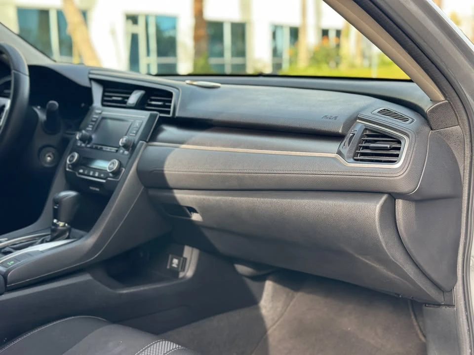 2021 Honda Civic 10th Gen - Image 13 of 18