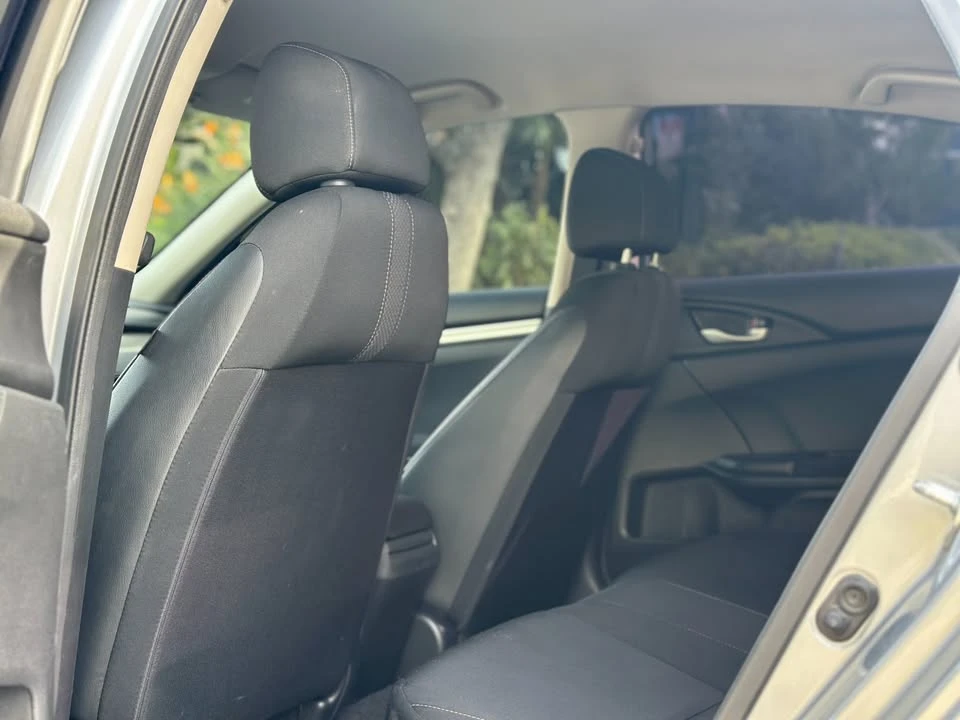 2021 Honda Civic 10th Gen - Image 15 of 18