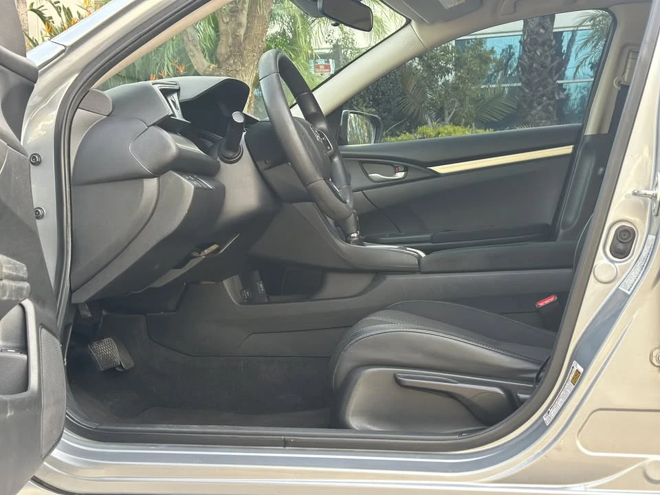 2021 Honda Civic 10th Gen - Image 13 of 19