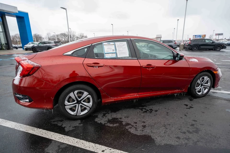 2021 Honda Civic 10th Gen - Image 5 of 19