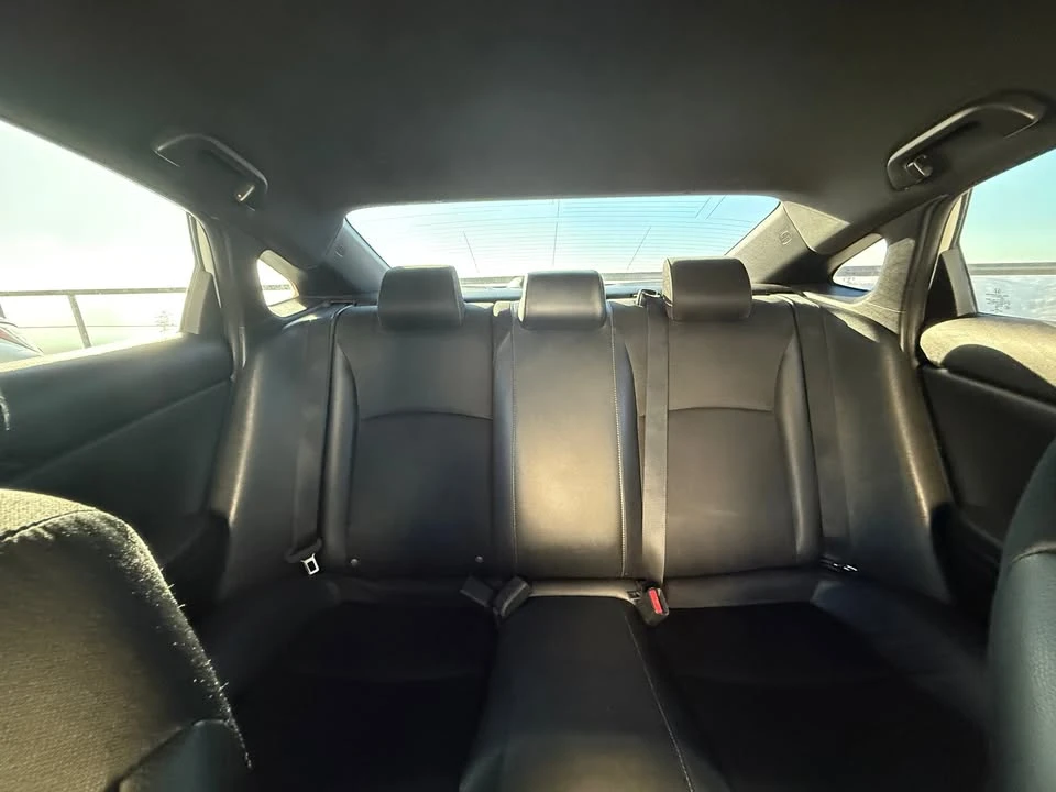 2021 Honda Civic 10th Gen - Image 10 of 17
