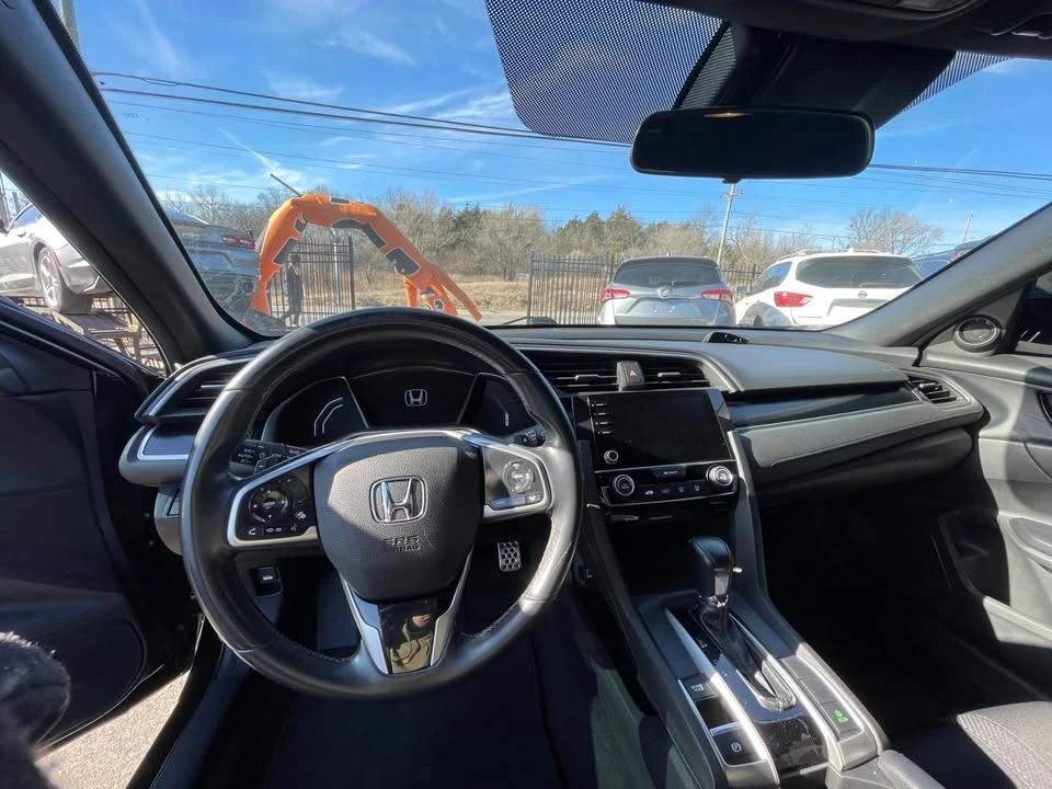 2021 Honda Civic 10th Gen - Image 8 of 10