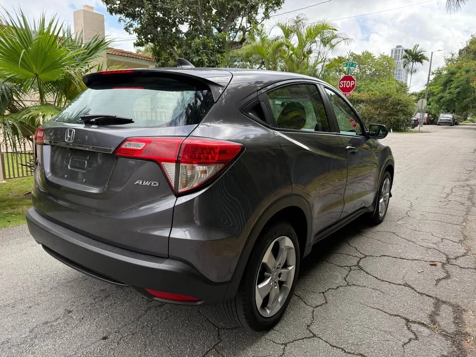 2021 Honda CR-V 5th Gen - Image 2 of 14