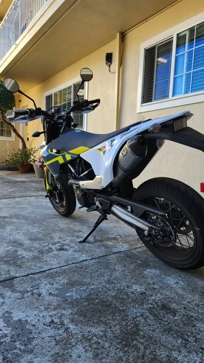 2021 Husqvarna - Image 2 of 5