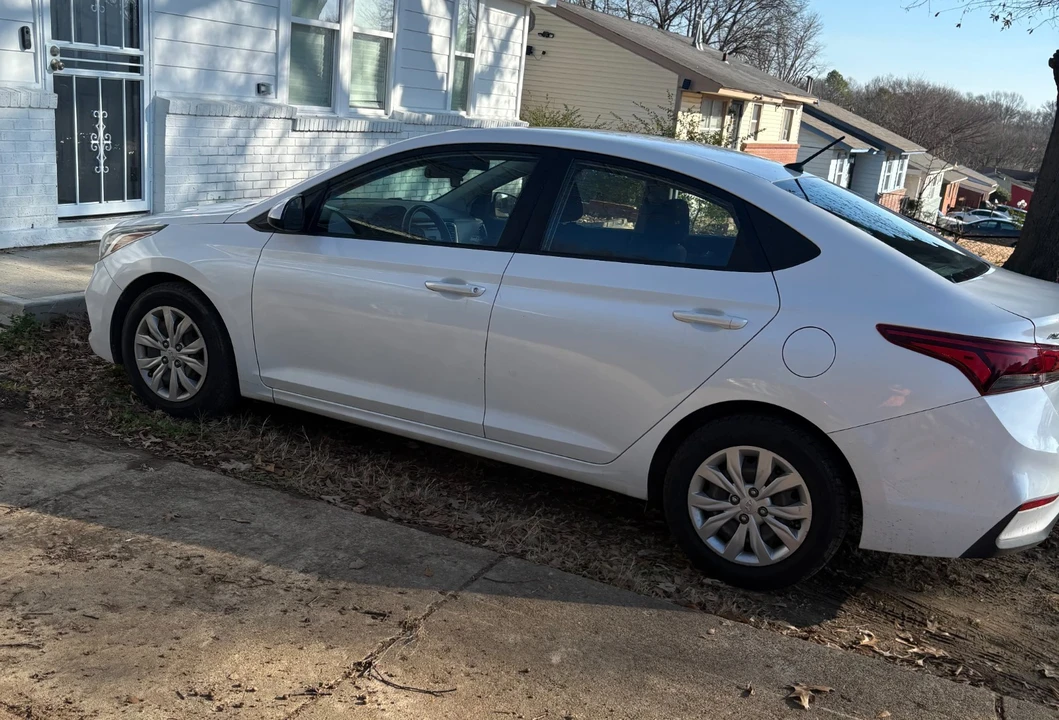 2021 Hyundai Accent - Image 3 of 4