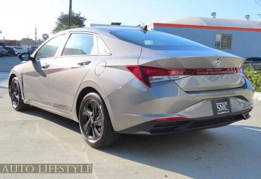 2021 Hyundai Elantra - Image 8 of 21