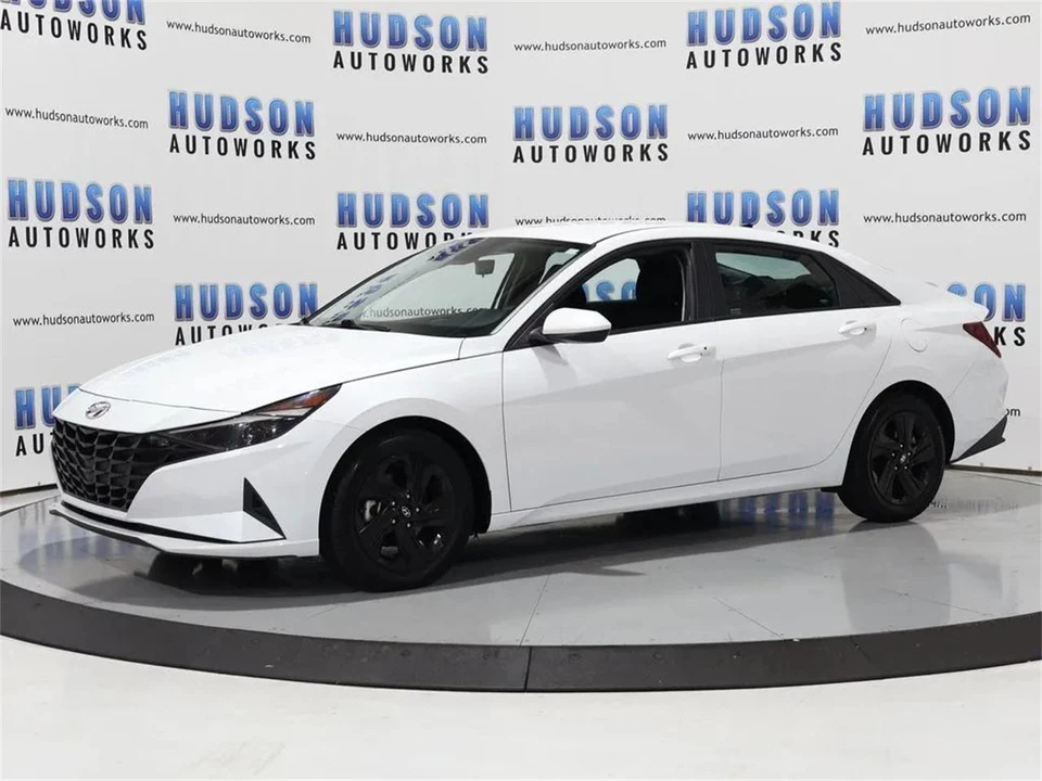 2021 Hyundai Elantra - Image 2 of 31