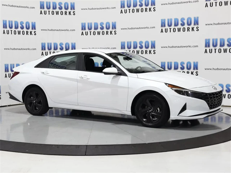 2021 Hyundai Elantra - Image 8 of 31