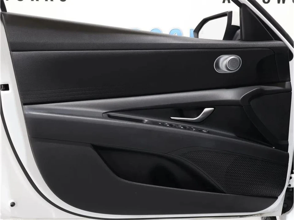 2021 Hyundai Elantra - Image 10 of 31