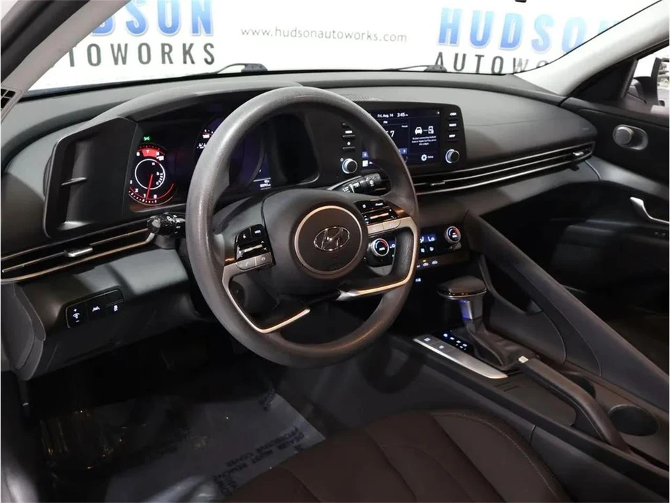 2021 Hyundai Elantra - Image 12 of 31