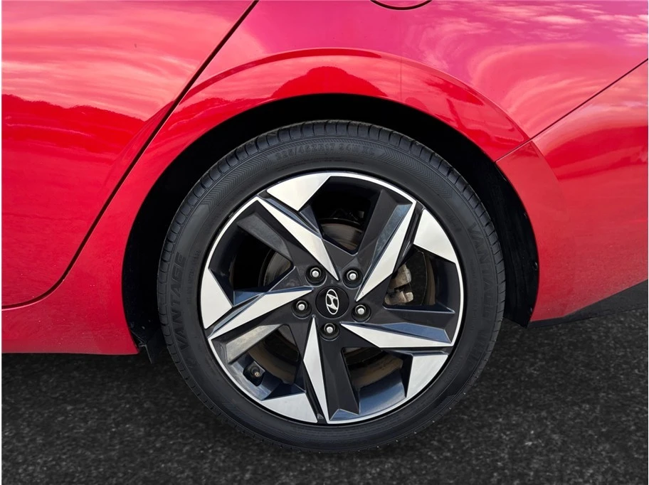 2021 Hyundai Elantra - Image 14 of 21