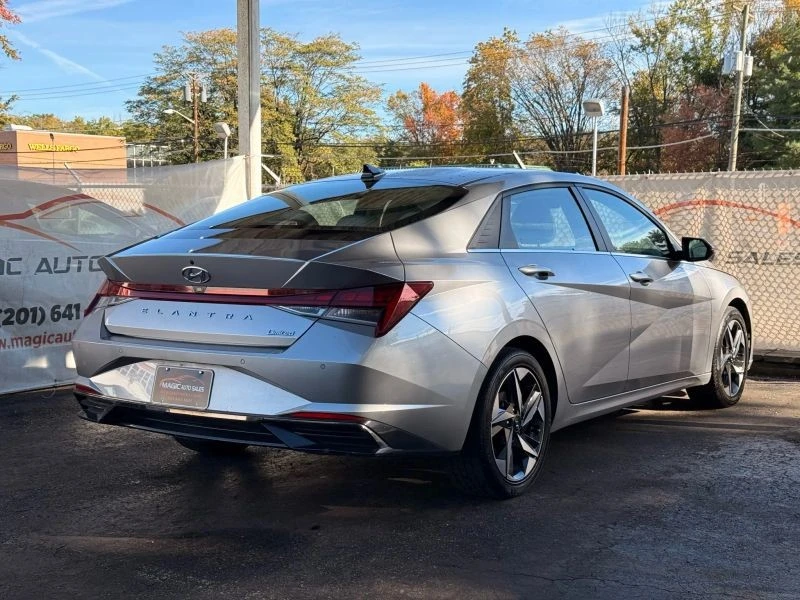 2021 Hyundai Elantra - Image 11 of 12