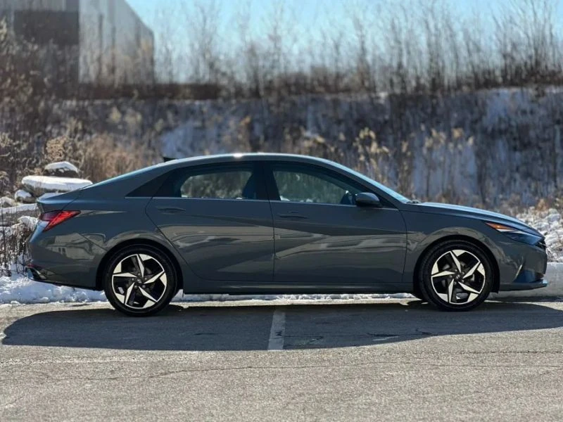 2021 Hyundai Elantra - Image 9 of 12