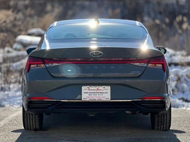 2021 Hyundai Elantra - Image 7 of 12