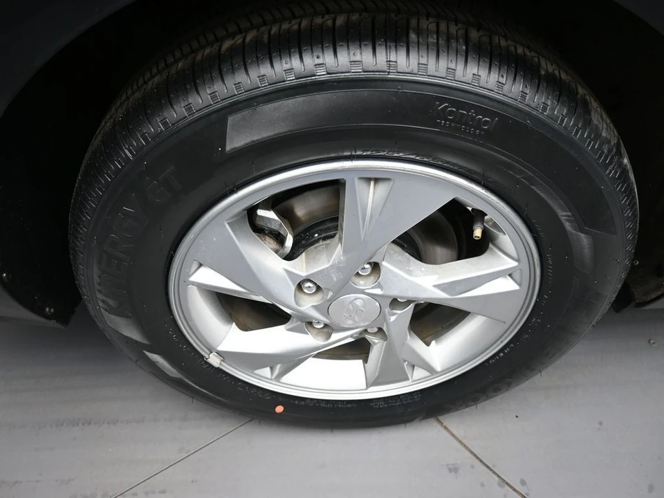 2021 Hyundai Elantra - Image 12 of 21
