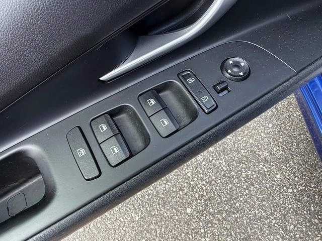 2021 Hyundai Elantra - Image 12 of 21