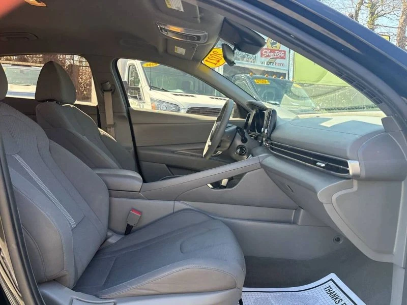 2021 Hyundai Elantra - Image 8 of 12