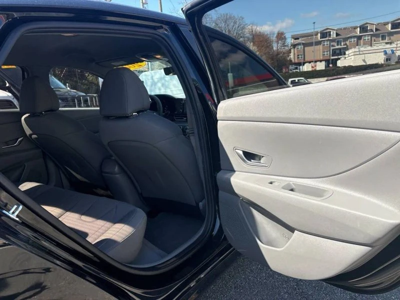 2021 Hyundai Elantra - Image 9 of 12