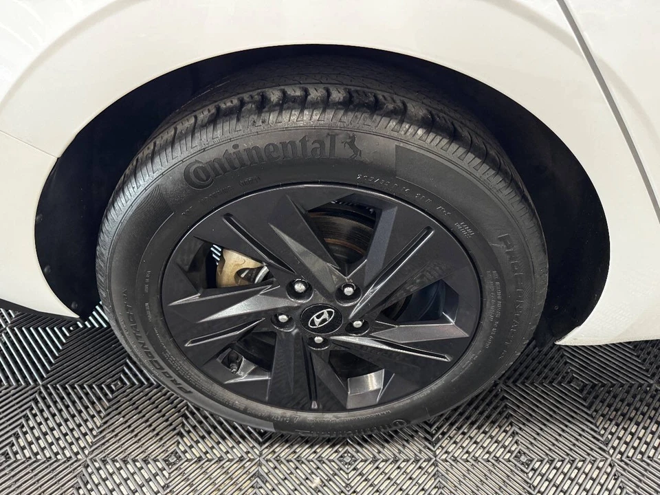 2021 Hyundai Elantra - Image 17 of 21