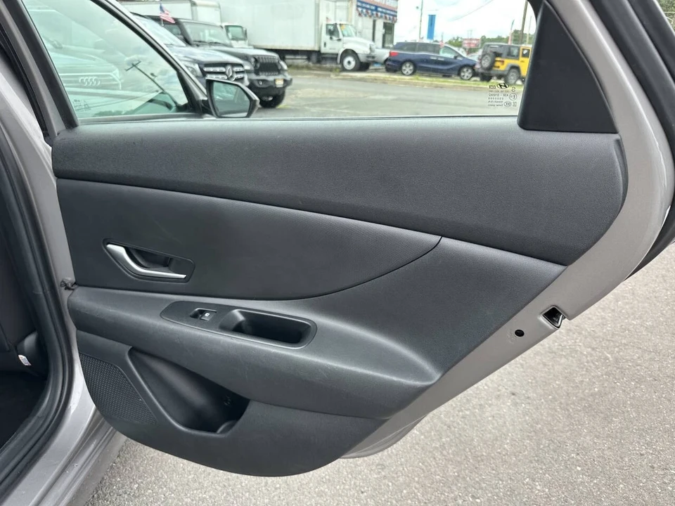 2021 Hyundai Elantra - Image 14 of 21
