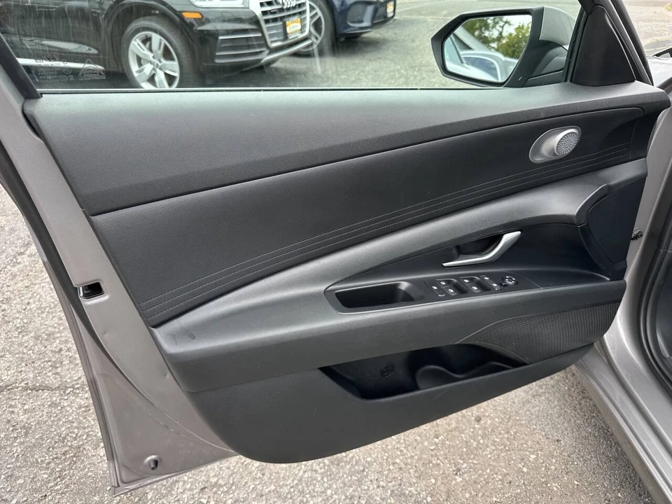 2021 Hyundai Elantra - Image 10 of 21