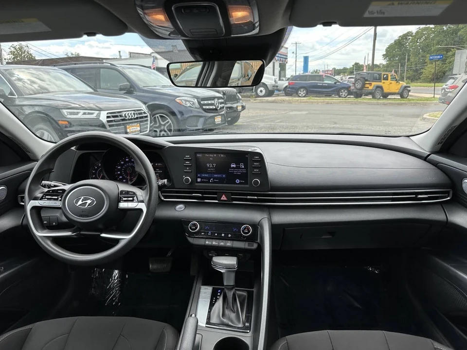 2021 Hyundai Elantra - Image 16 of 21