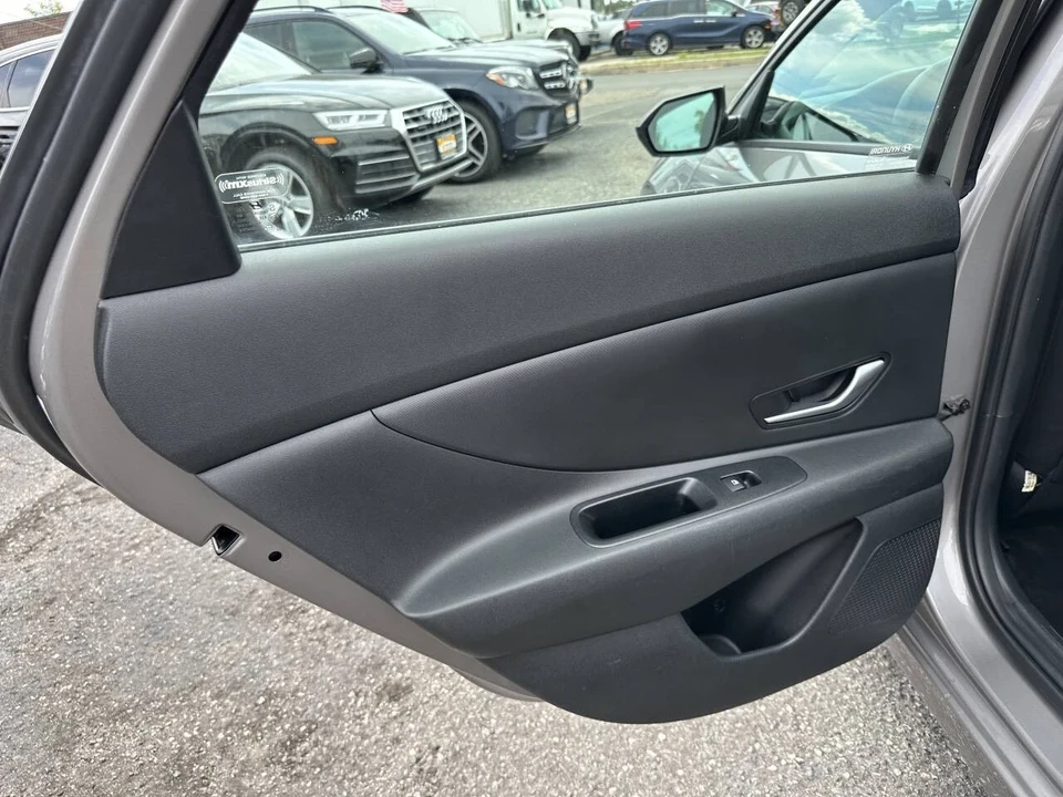 2021 Hyundai Elantra - Image 12 of 21