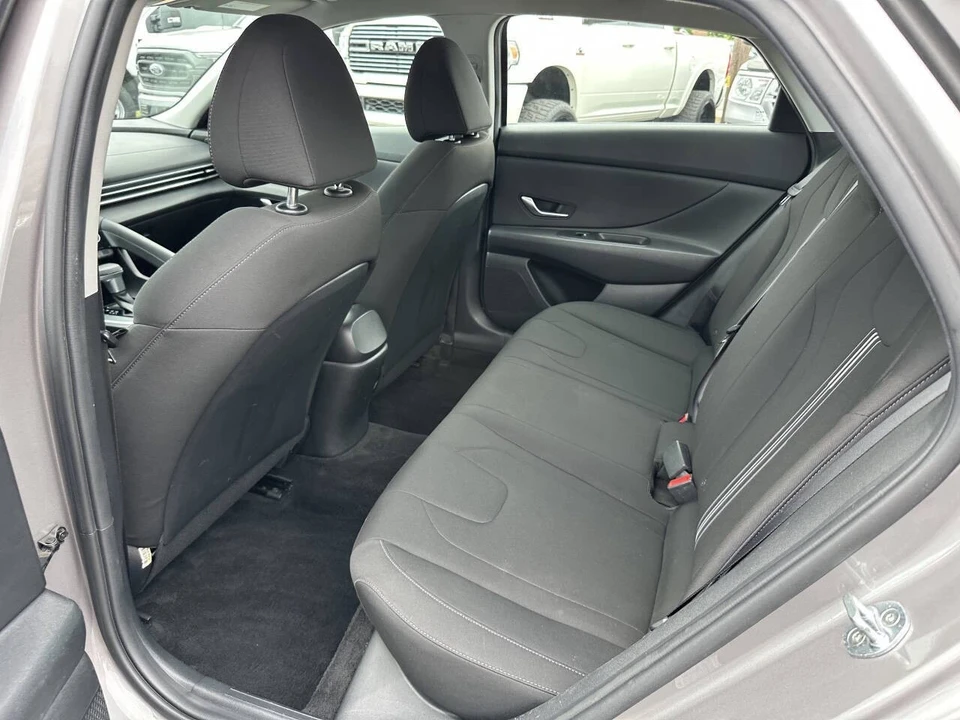 2021 Hyundai Elantra - Image 11 of 21
