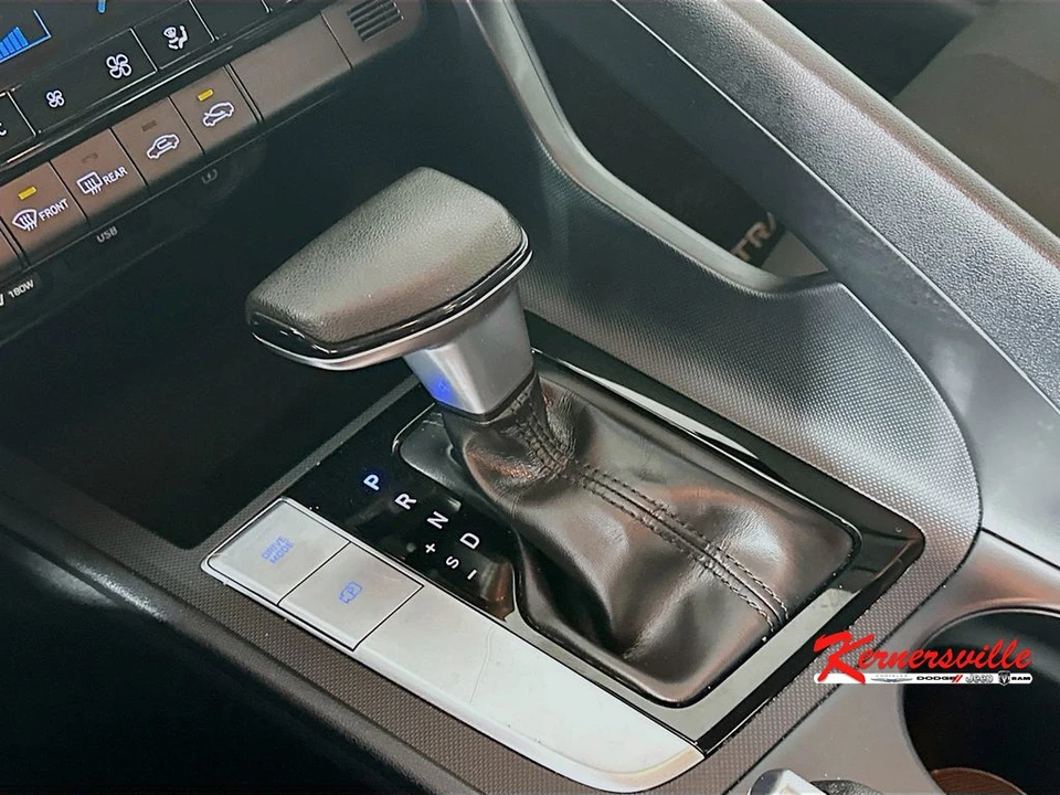 2021 Hyundai Elantra - Image 16 of 21