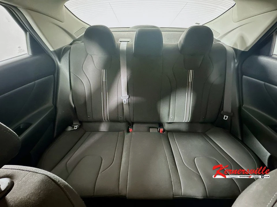 2021 Hyundai Elantra - Image 13 of 21