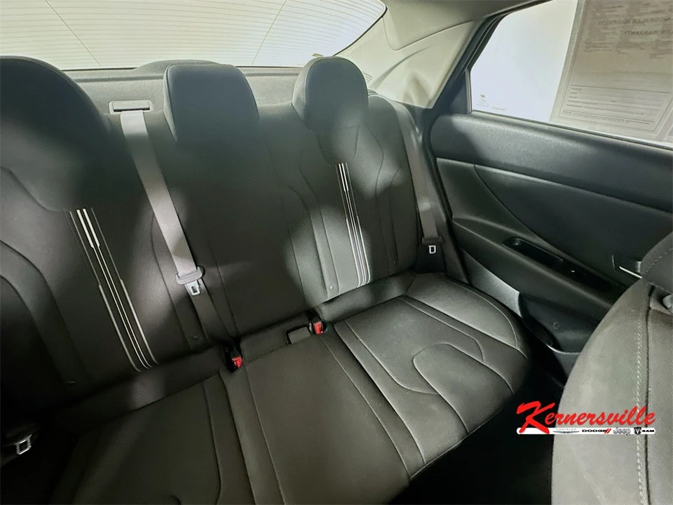 2021 Hyundai Elantra - Image 14 of 21