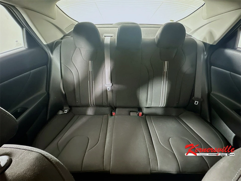 2021 Hyundai Elantra - Image 13 of 21