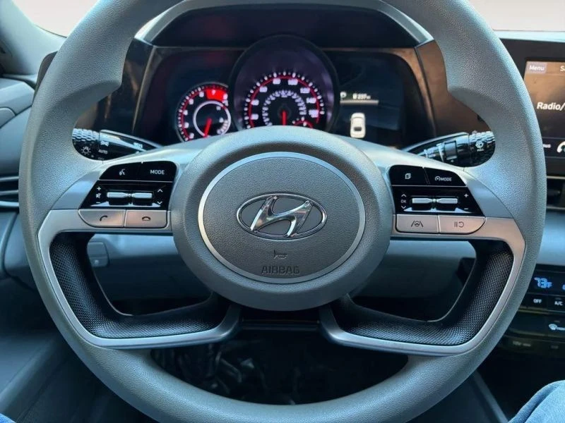 2021 Hyundai Elantra - Image 10 of 12