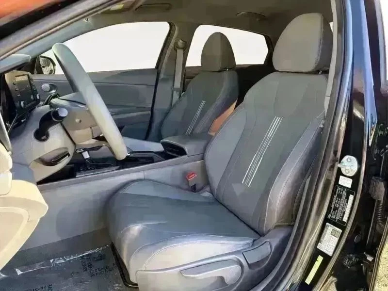 2021 Hyundai Elantra - Image 9 of 12