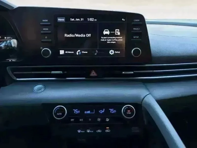 2021 Hyundai Elantra - Image 11 of 12