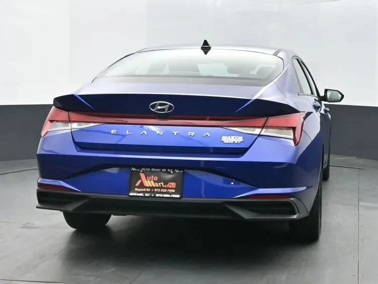 2021 Hyundai Elantra - Image 8 of 12