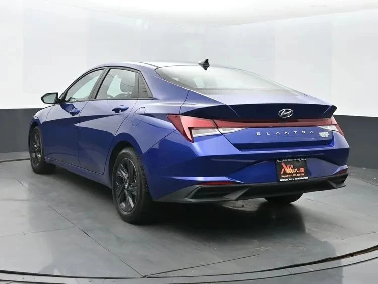 2021 Hyundai Elantra - Image 9 of 12
