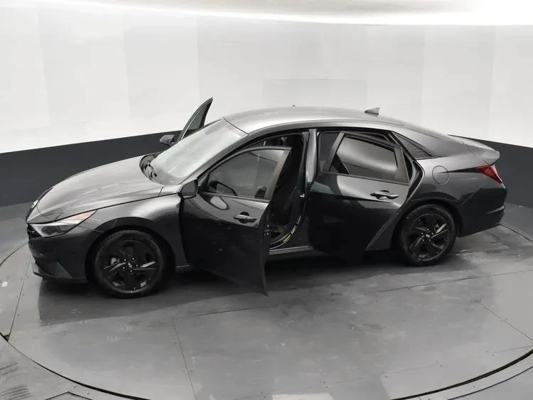 2021 Hyundai Elantra - Image 7 of 12