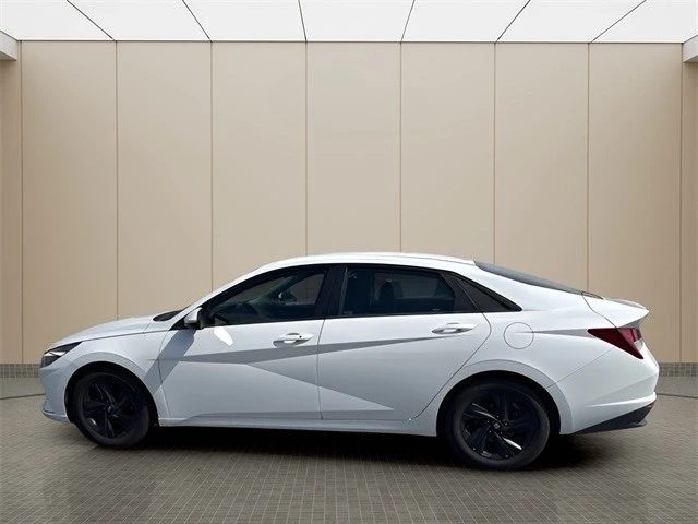 2021 Hyundai Elantra - Image 8 of 12