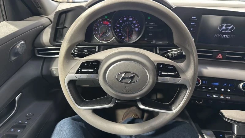 2021 Hyundai Elantra - Image 10 of 12