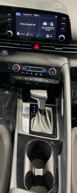 2021 Hyundai Elantra - Image 15 of 21