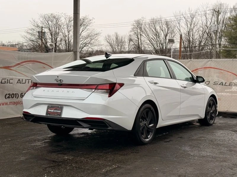2021 Hyundai Elantra - Image 9 of 12