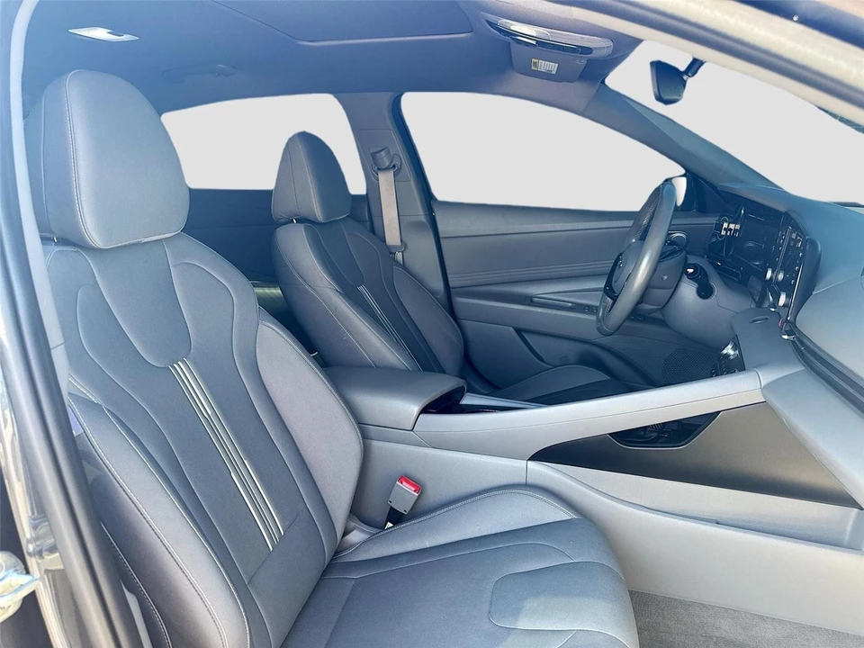2021 Hyundai Elantra - Image 11 of 15