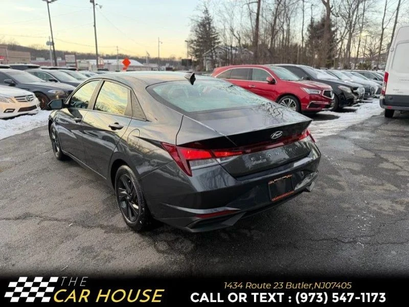 2021 Hyundai Elantra - Image 10 of 12