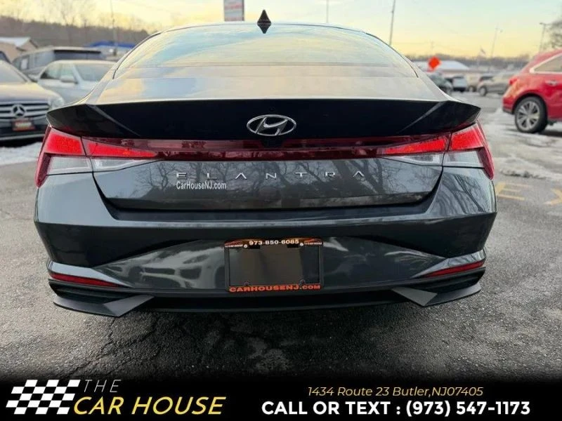 2021 Hyundai Elantra - Image 9 of 12
