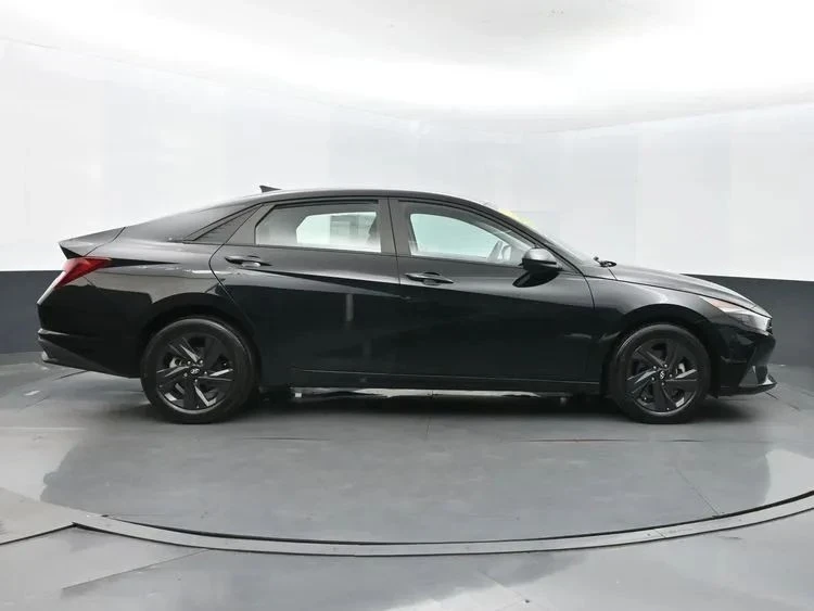 2021 Hyundai Elantra - Image 4 of 12