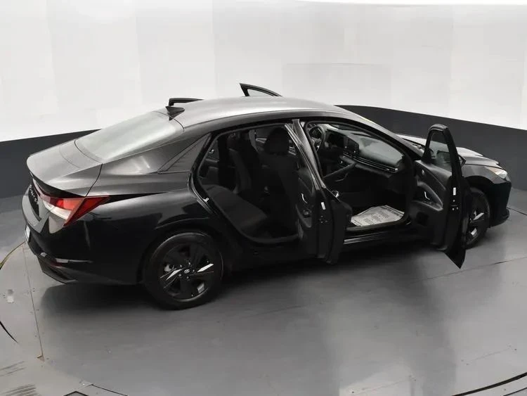 2021 Hyundai Elantra - Image 6 of 12