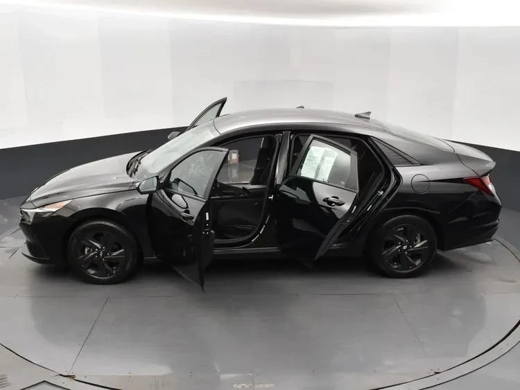 2021 Hyundai Elantra - Image 7 of 12